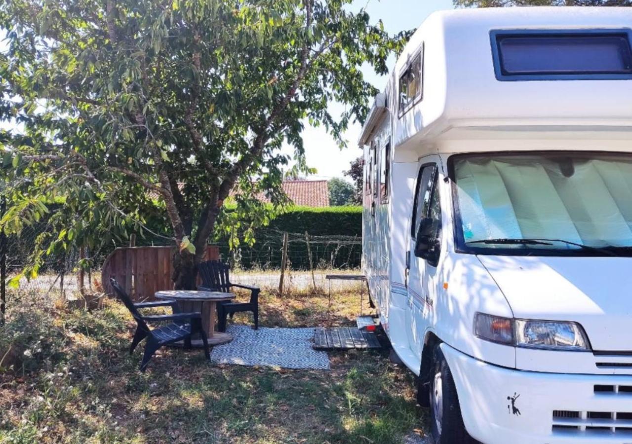 Charmant Camping-Car A La Campagne Labessiere-Candeil 외부 사진